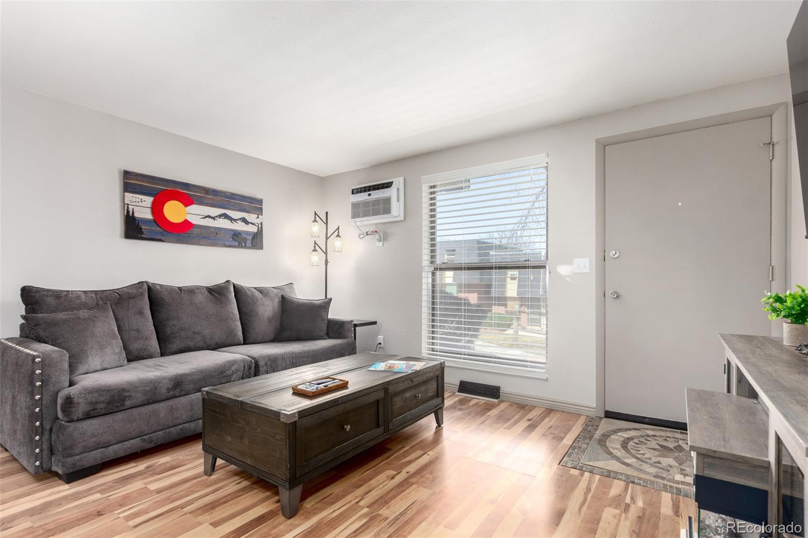 MLS Image #3 for 5833 s pearl street,centennial, Colorado