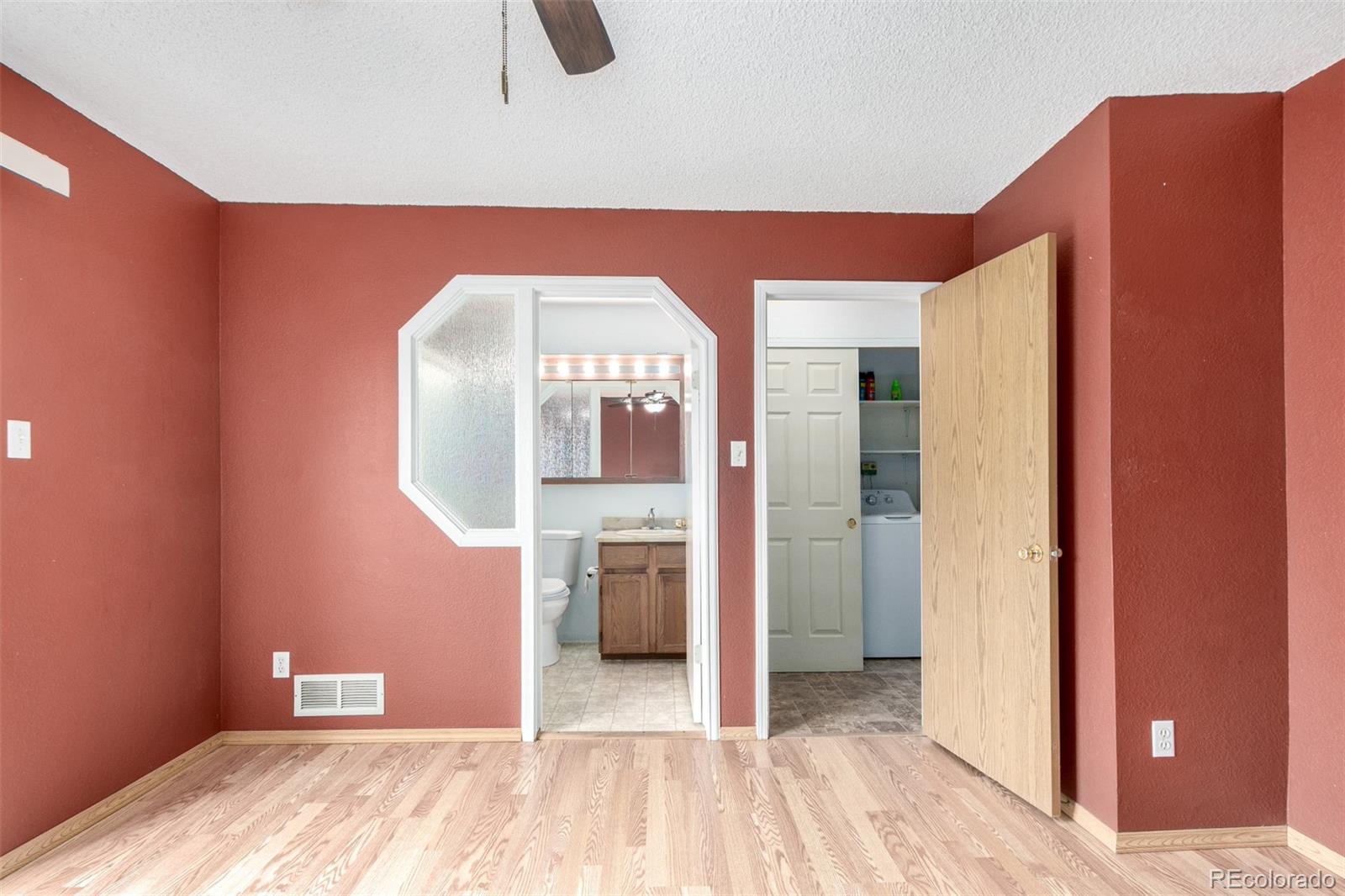 MLS Image #15 for 18982 e 17th avenue,aurora, Colorado