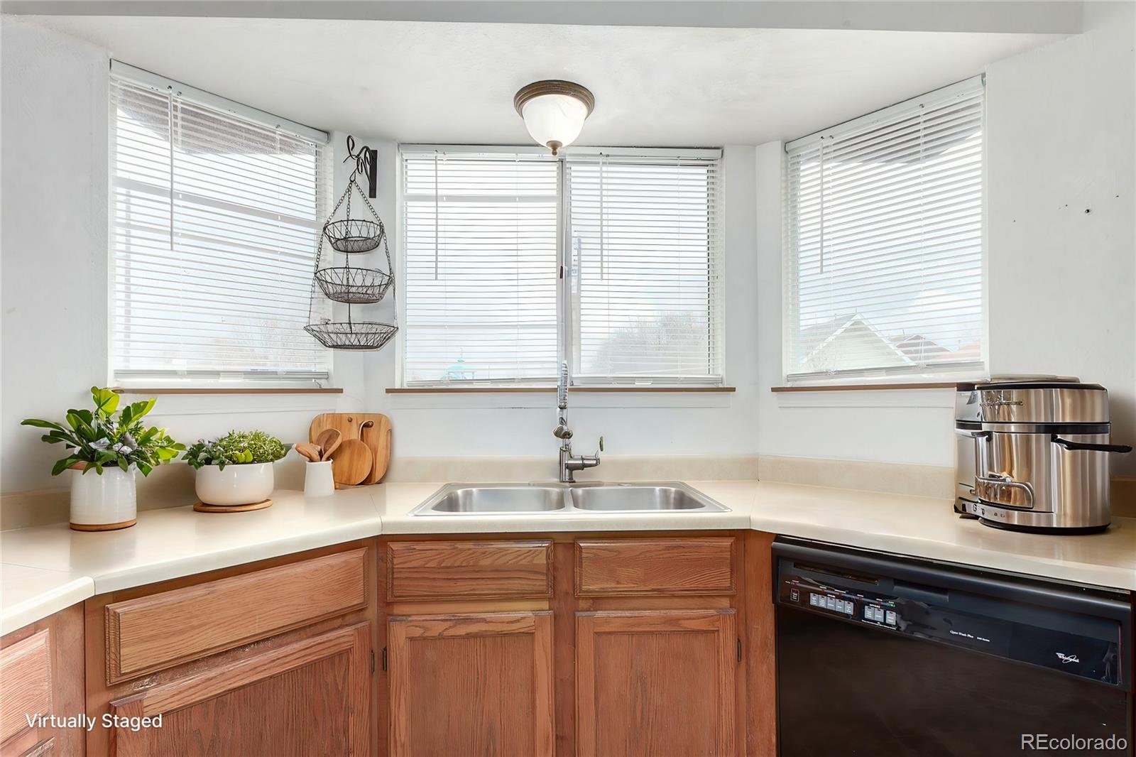 MLS Image #7 for 18982 e 17th avenue,aurora, Colorado