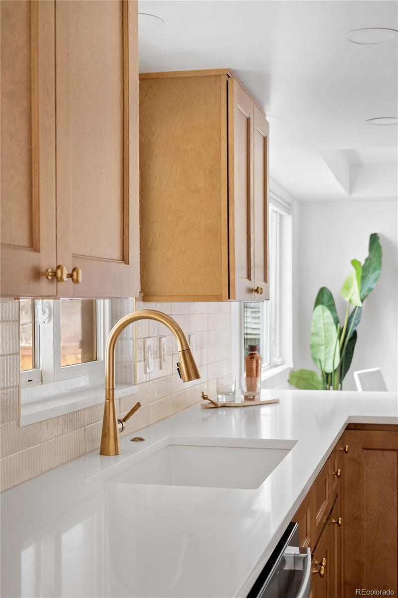 MLS Image #10 for 3930 s spruce street,denver, Colorado