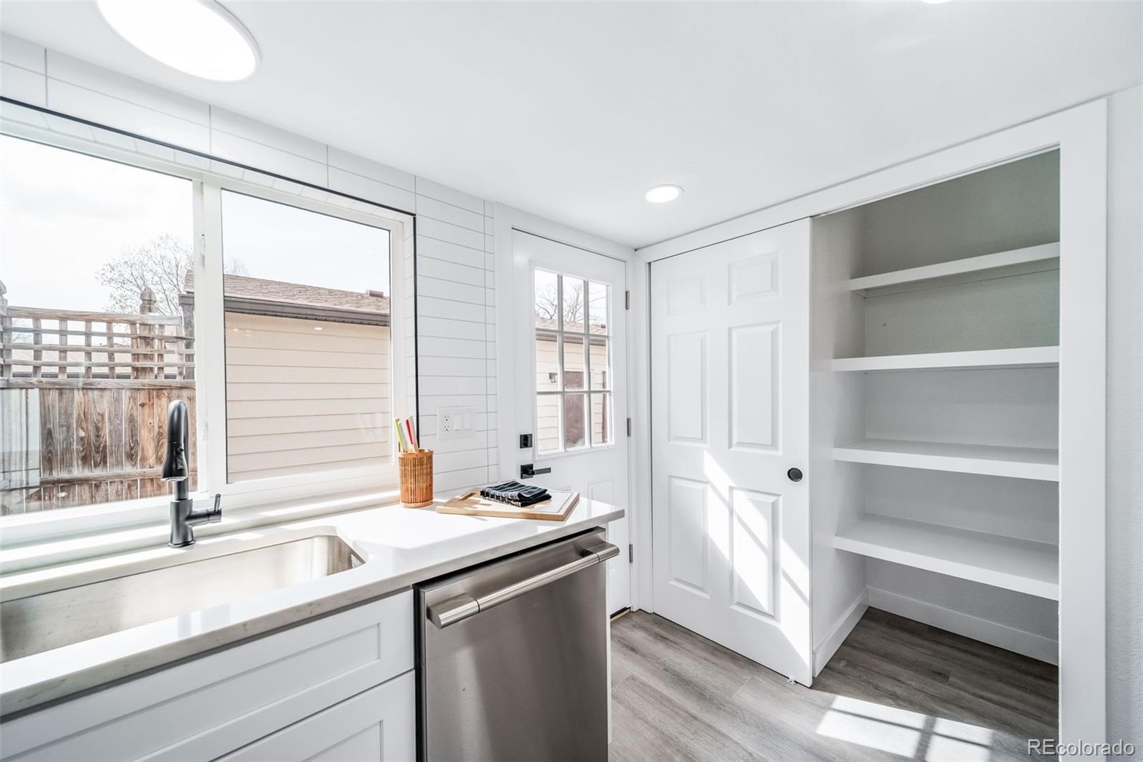 MLS Image #14 for 16086 e ithaca place,aurora, Colorado