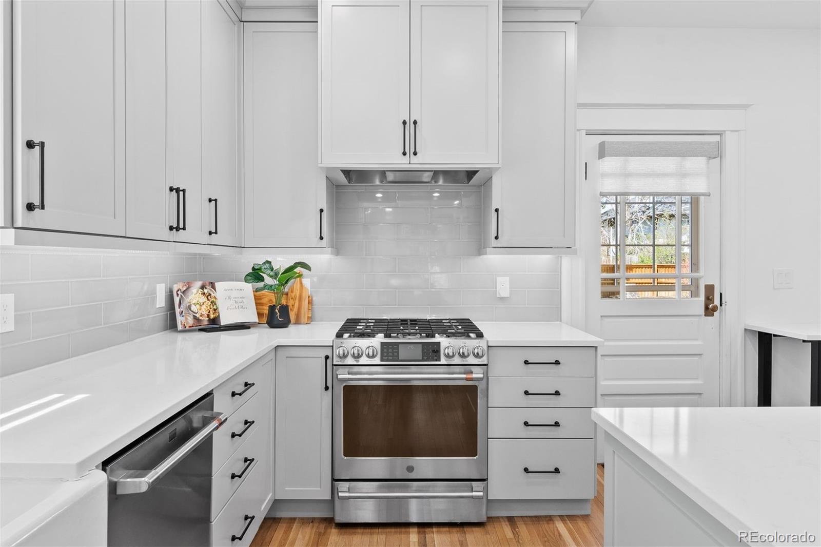 MLS Image #10 for 4045 e 18th avenue,denver, Colorado