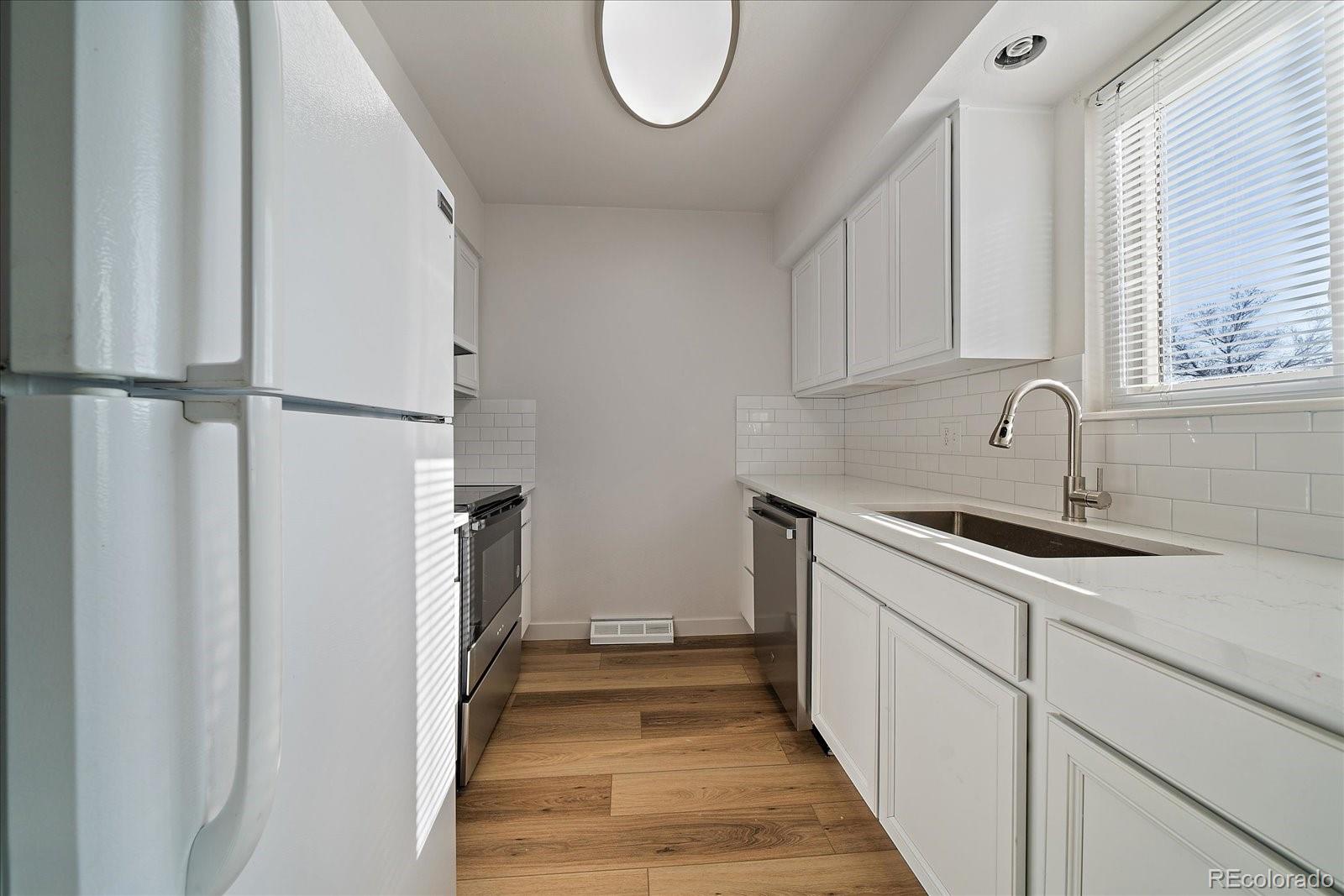 MLS Image #6 for 1028  coronado parkway,denver, Colorado