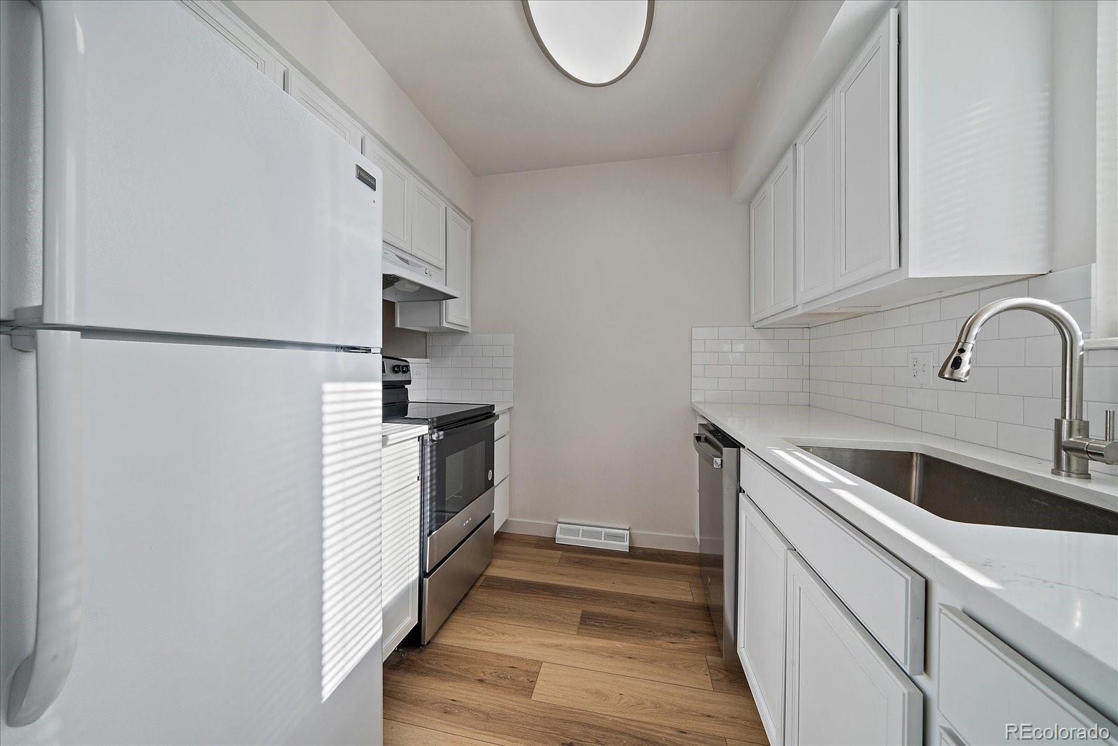 MLS Image #7 for 1028  coronado parkway,denver, Colorado