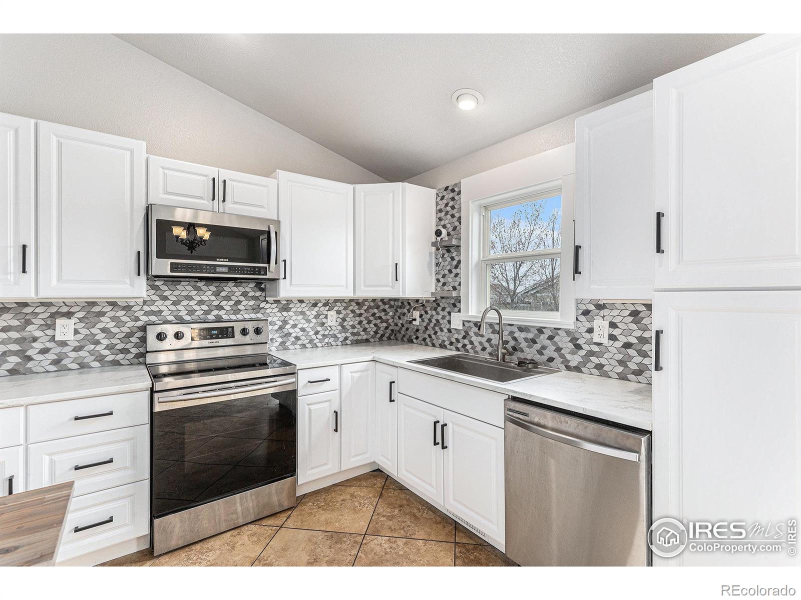 MLS Image #6 for 872 s carriage drive,milliken, Colorado