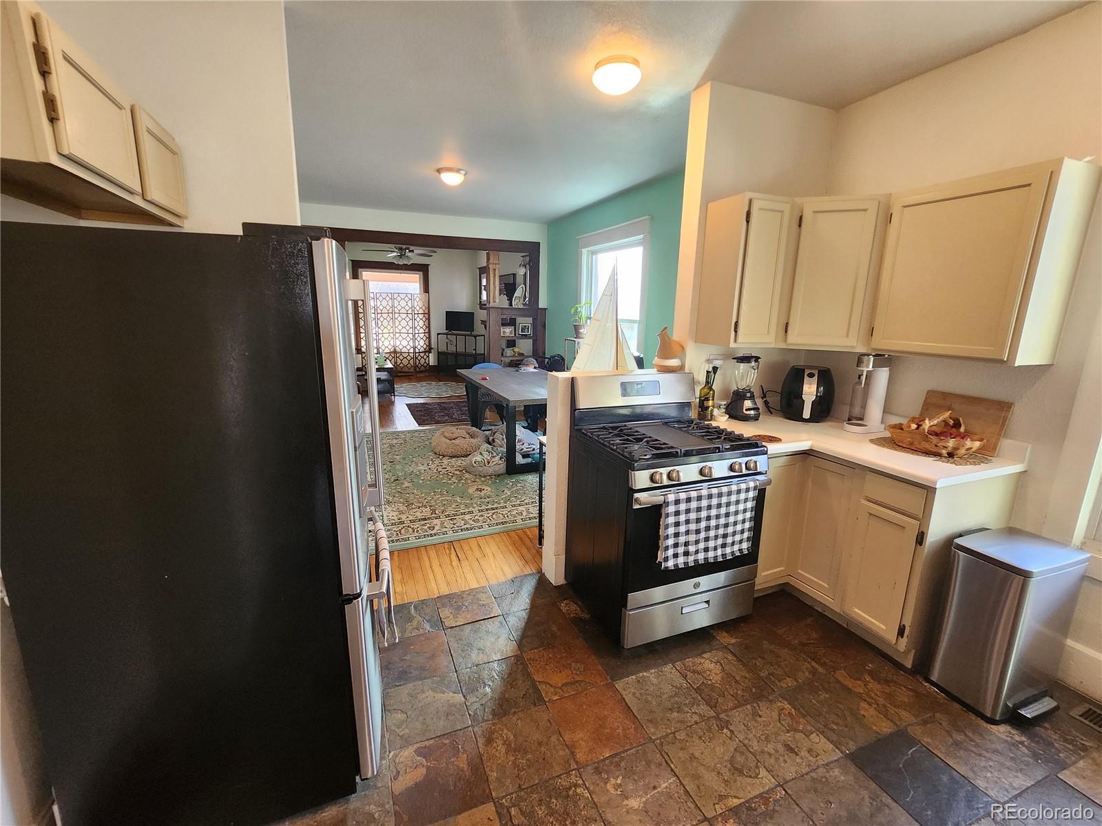 MLS Image #13 for 1661 s lincoln street,denver, Colorado