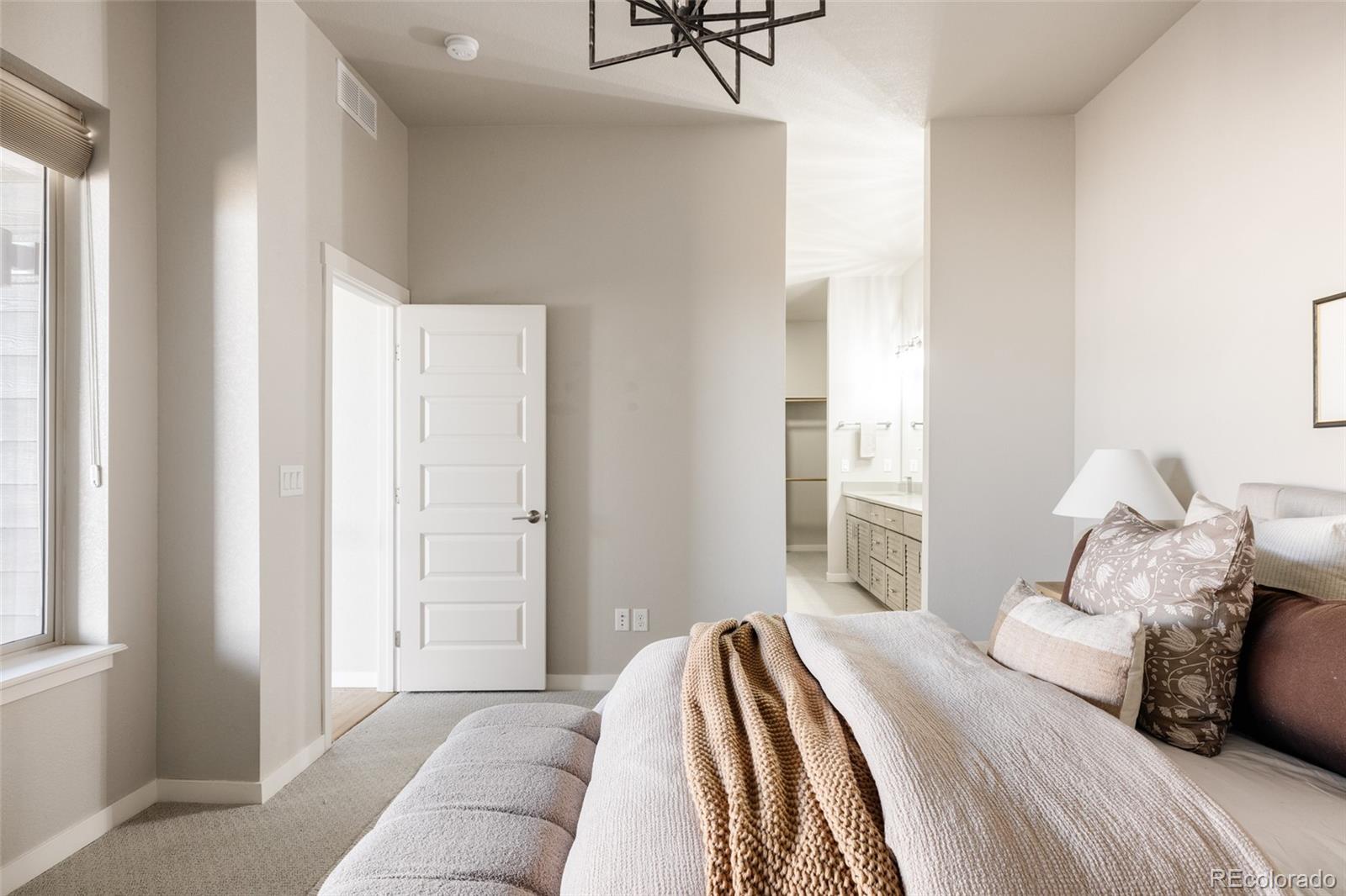MLS Image #14 for 9091 e 61st avenue,denver, Colorado