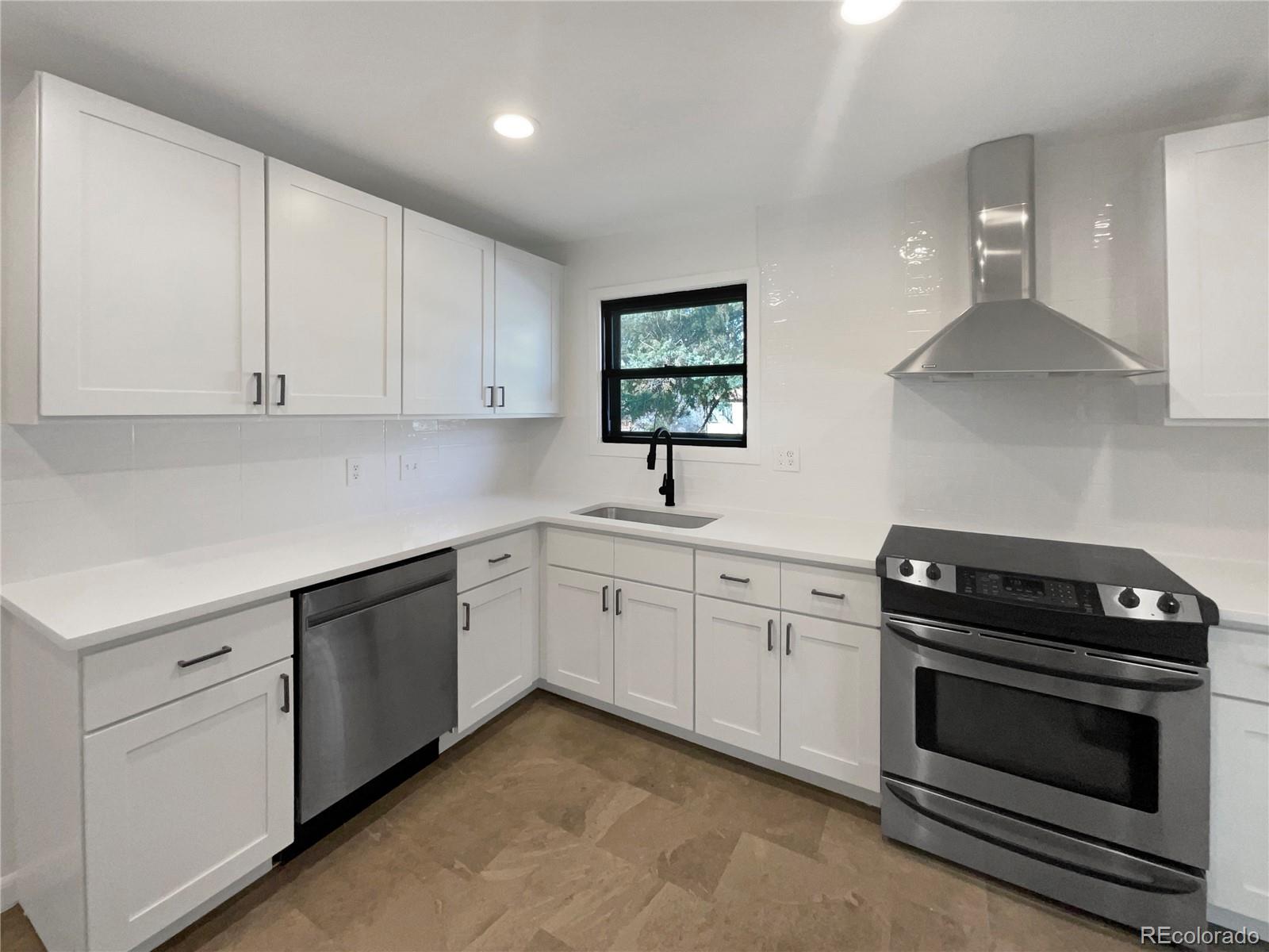 MLS Image #7 for 2900 s downing street,englewood, Colorado
