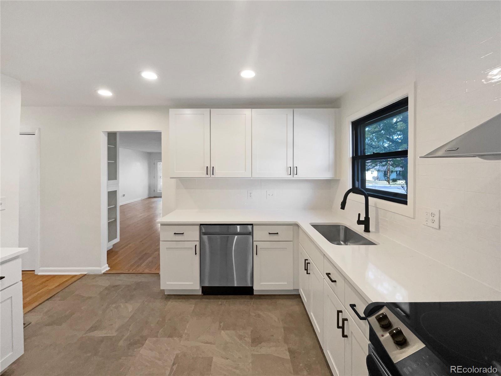 MLS Image #8 for 2900 s downing street,englewood, Colorado