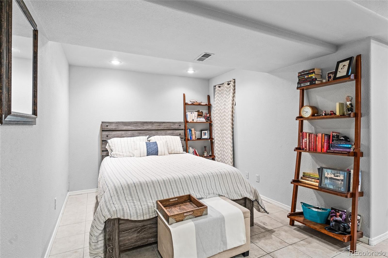 MLS Image #32 for 949 s evanston circle,aurora, Colorado