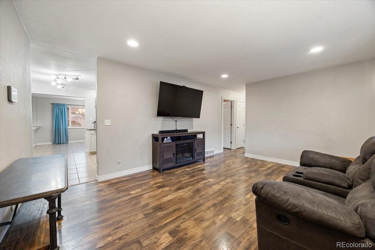 MLS Image #2 for 2121  carmel drive,colorado springs, Colorado