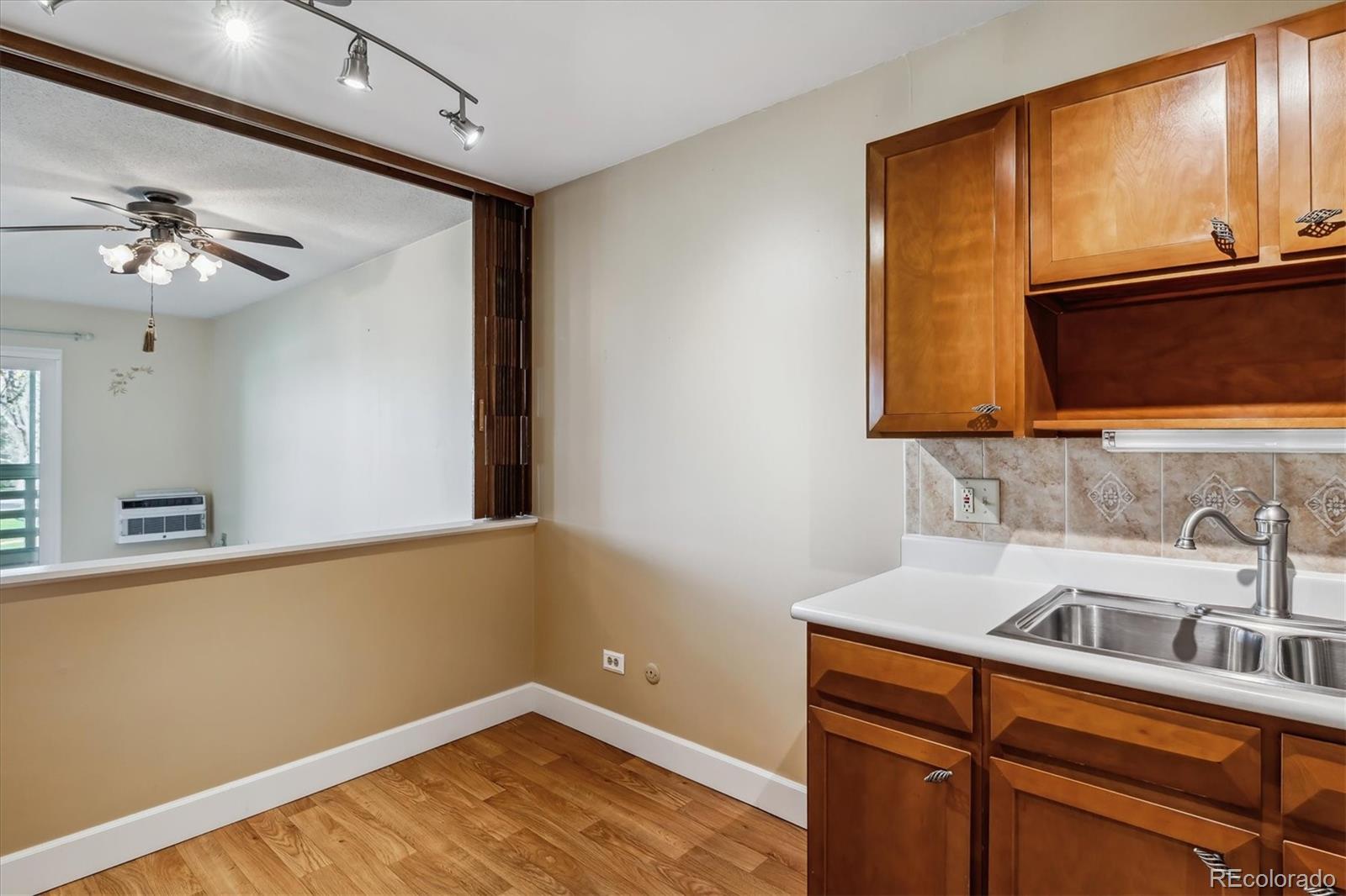 MLS Image #4 for 745 s alton way,denver, Colorado