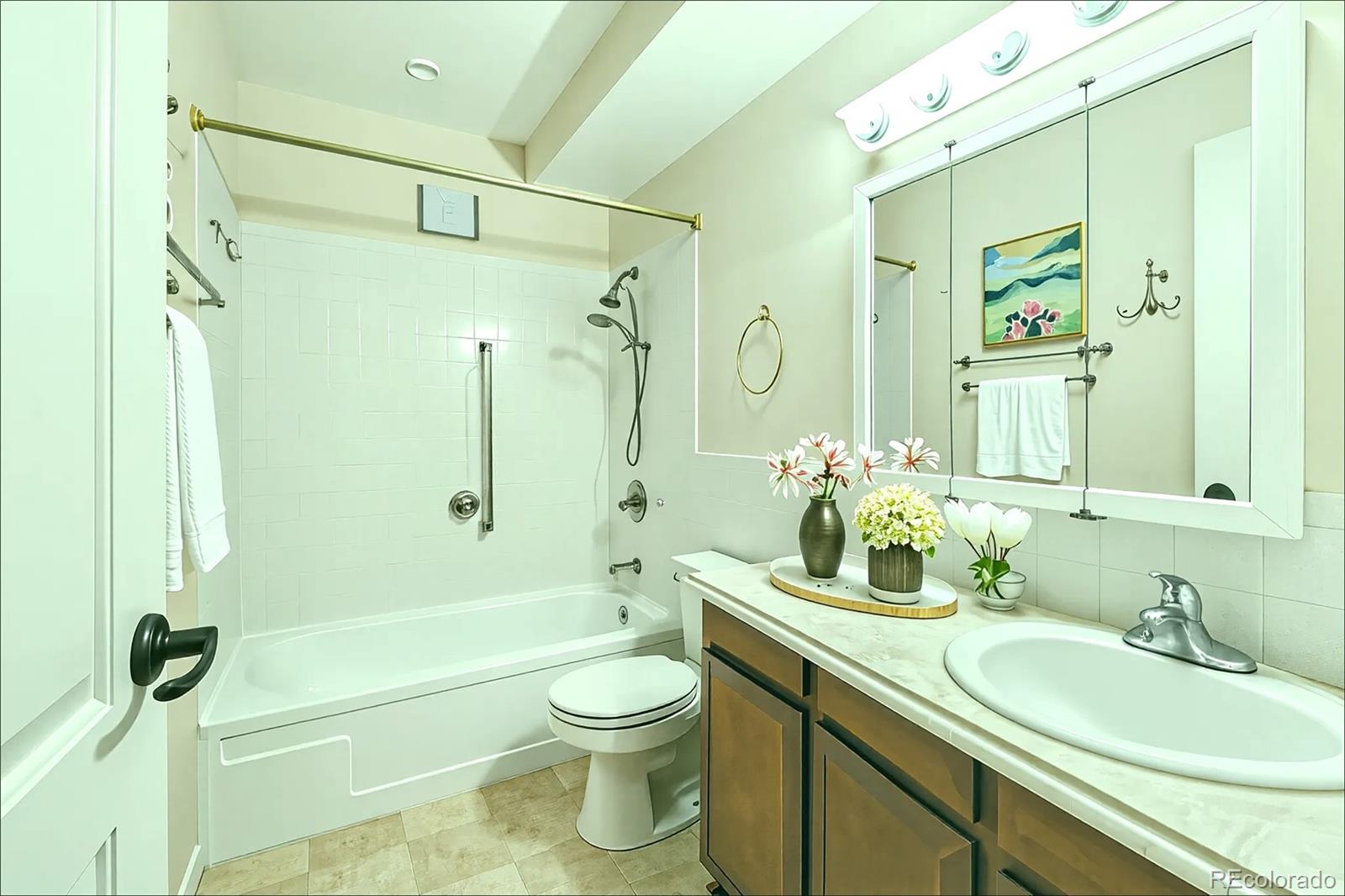 MLS Image #8 for 745 s alton way,denver, Colorado
