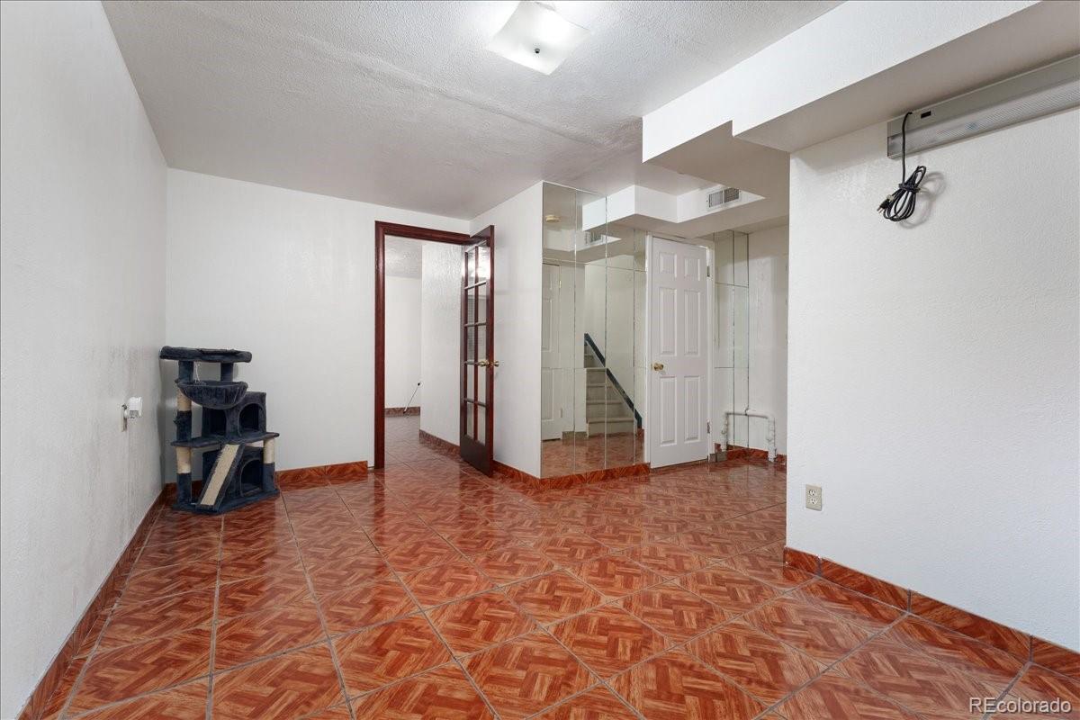 MLS Image #25 for 4966  eureka court,denver, Colorado