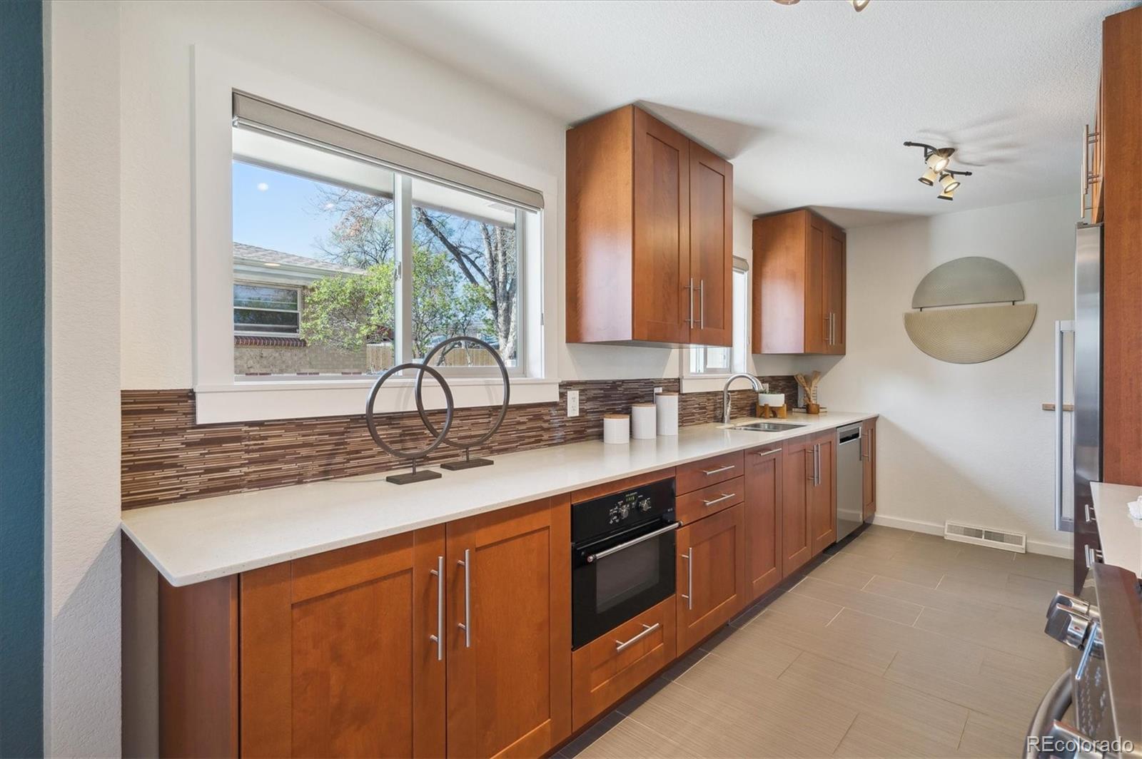 MLS Image #11 for 4625 s huron street,englewood, Colorado