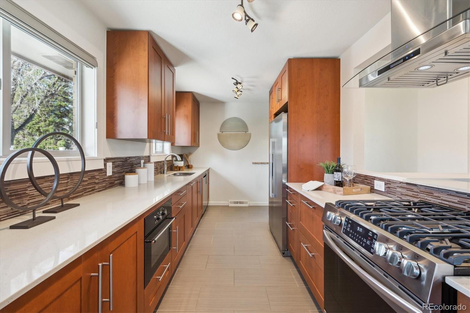 MLS Image #12 for 4625 s huron street,englewood, Colorado