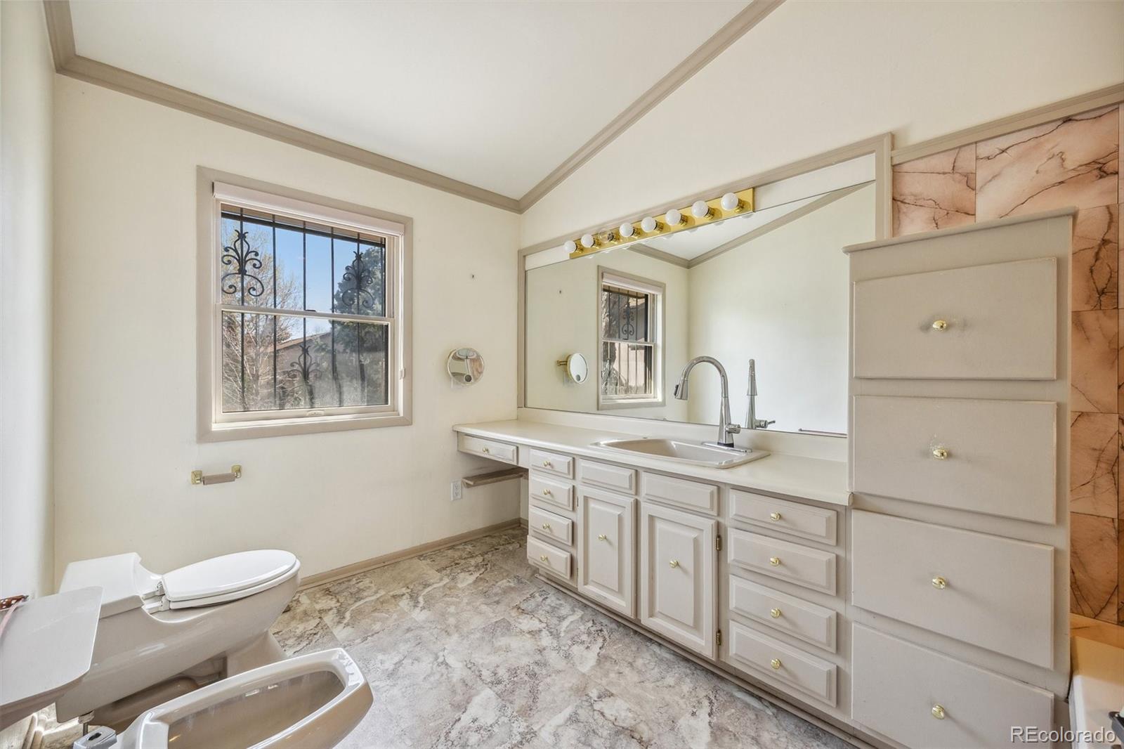 MLS Image #17 for 12008 e amherst place,aurora, Colorado