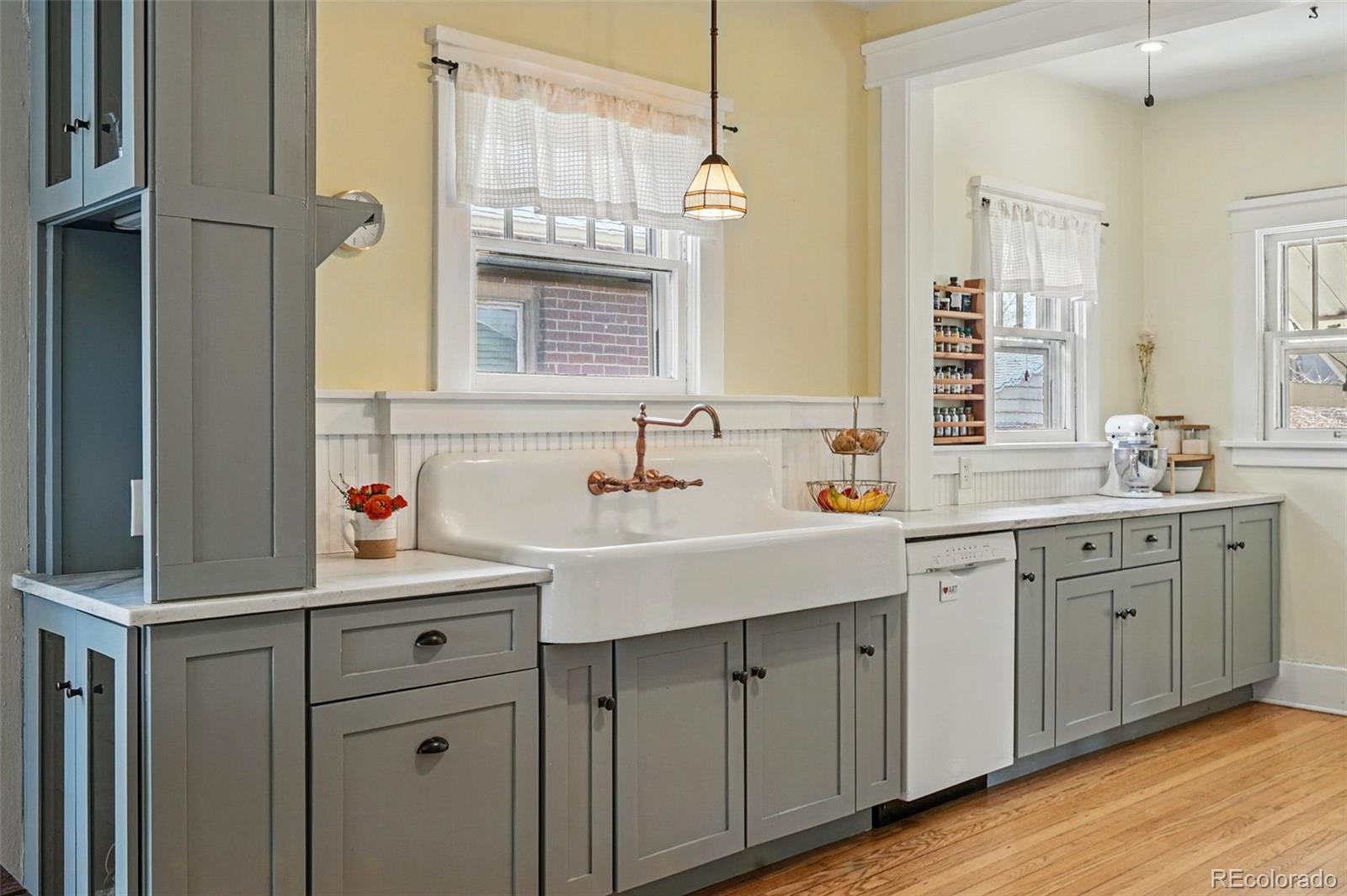 MLS Image #12 for 3415 n vine street,denver, Colorado
