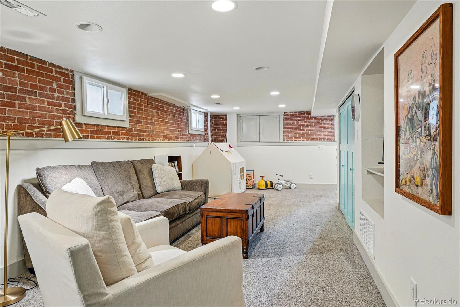 MLS Image #23 for 3415 n vine street,denver, Colorado