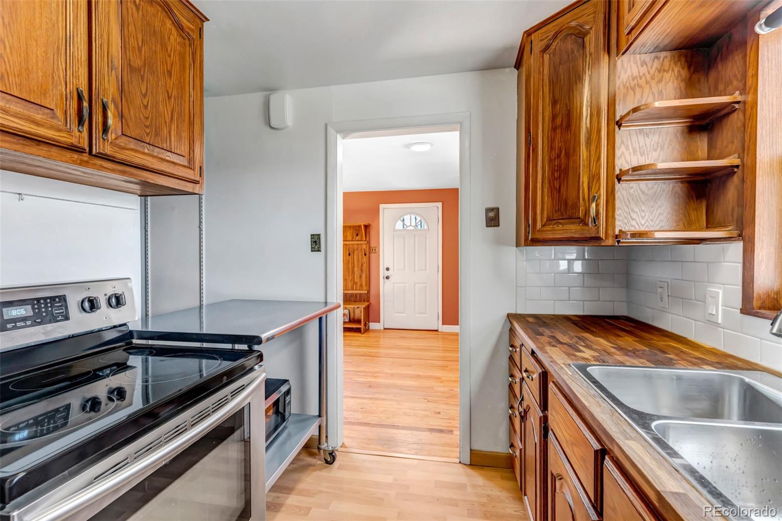 MLS Image #11 for 1108  roslyn street,denver, Colorado