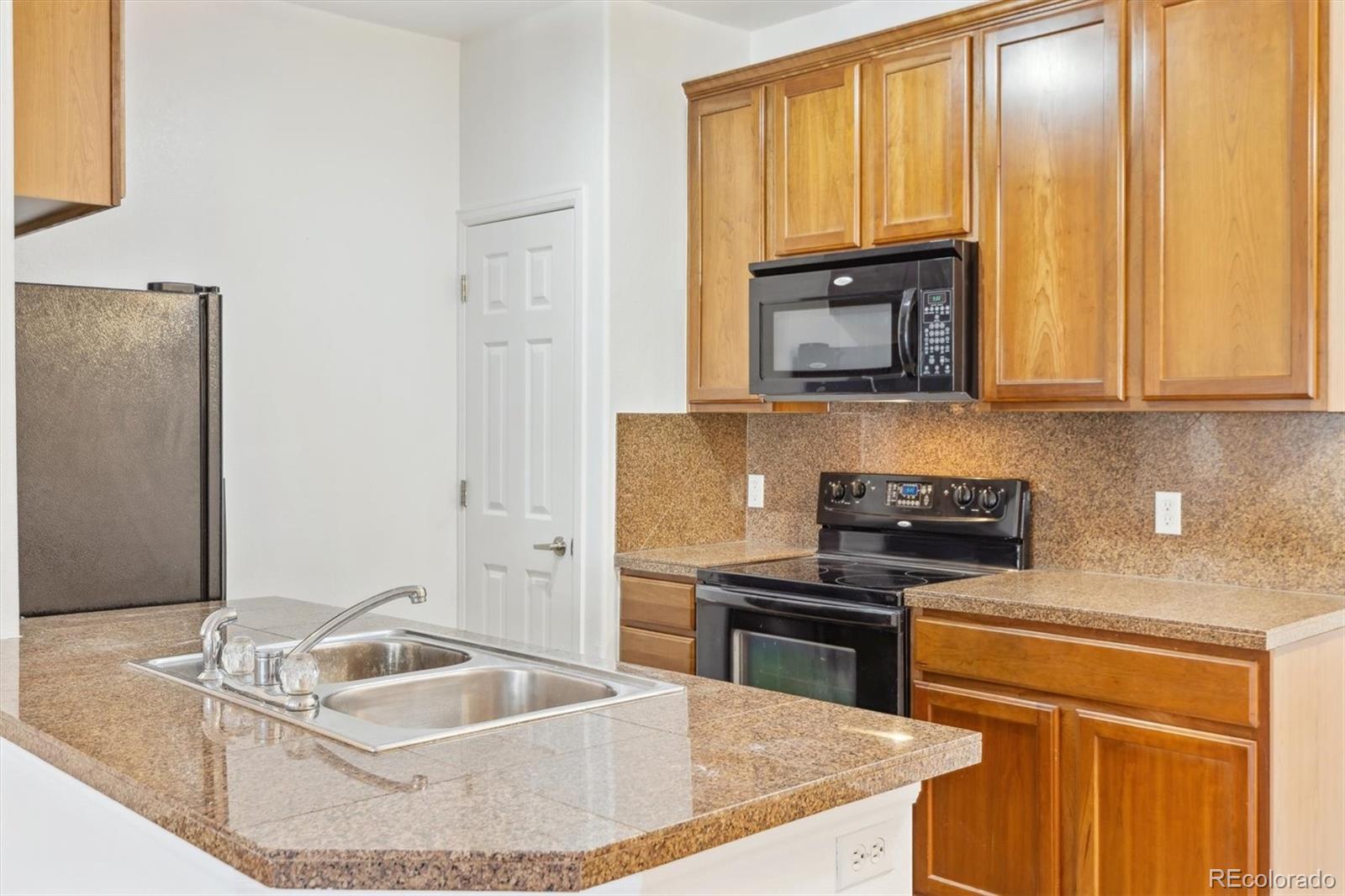 MLS Image #6 for 2705 s danube way,aurora, Colorado