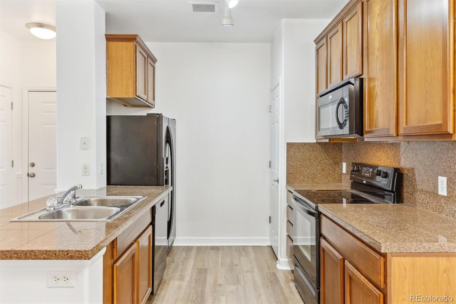MLS Image #7 for 2705 s danube way,aurora, Colorado