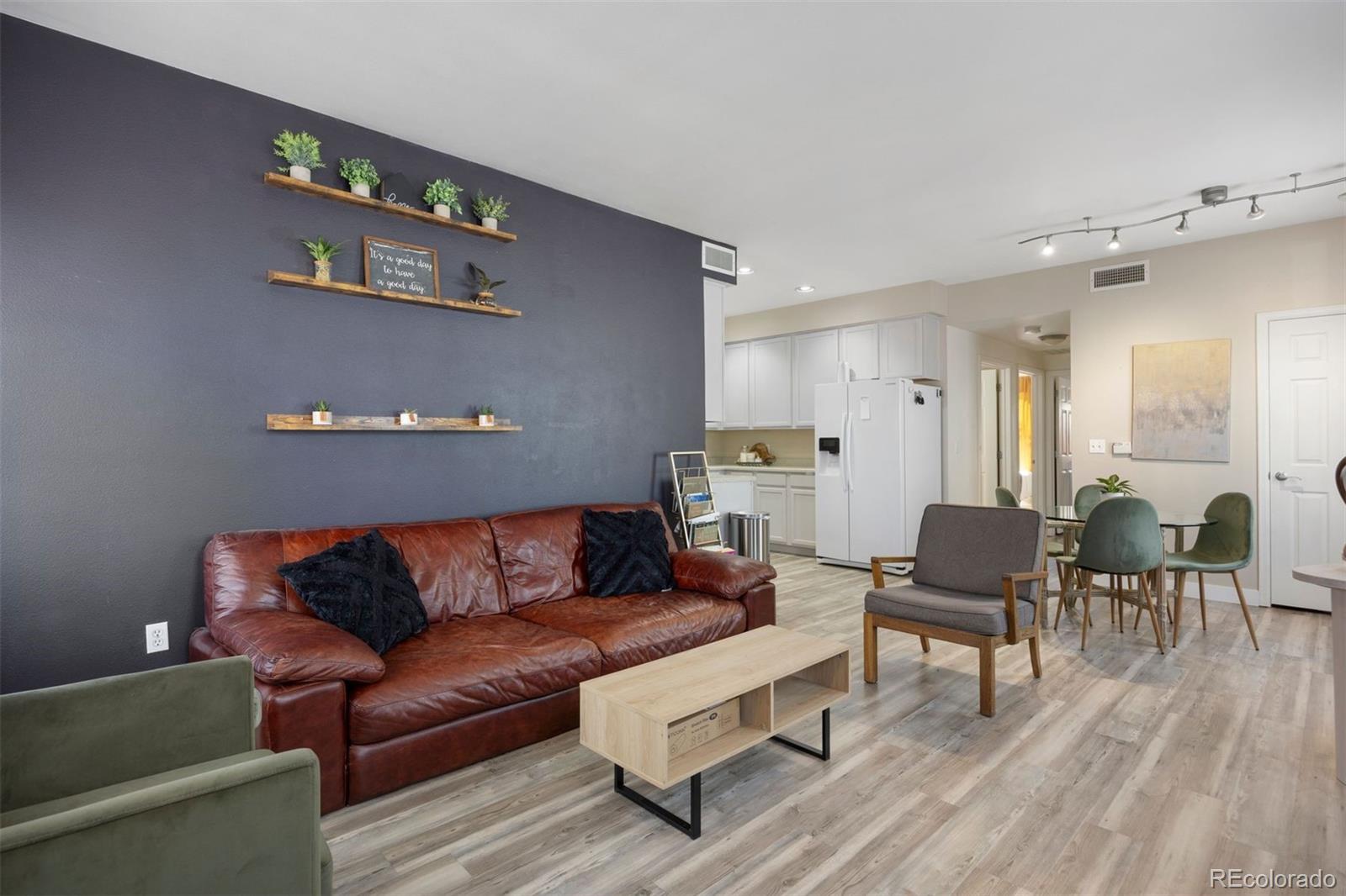 MLS Image #3 for 2643  roslyn street,denver, Colorado