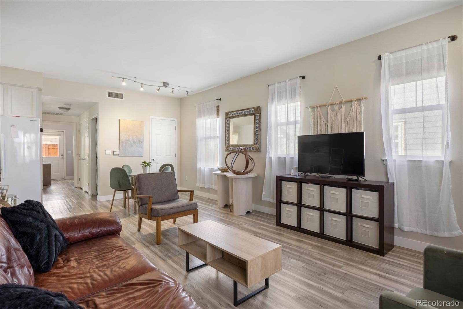 MLS Image #4 for 2643  roslyn street,denver, Colorado