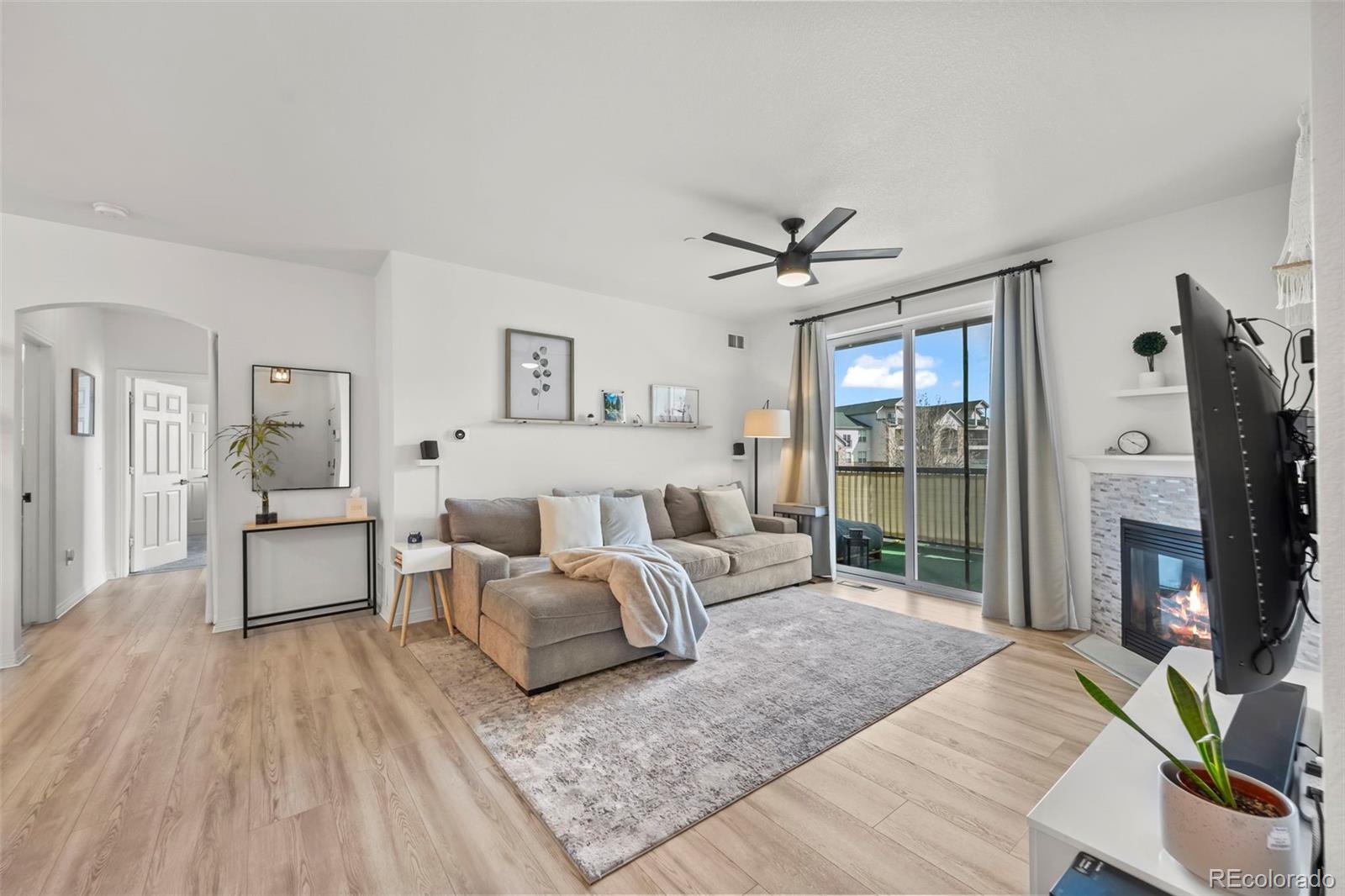 MLS Image #3 for 7222 s blackhawk street 203,englewood, Colorado