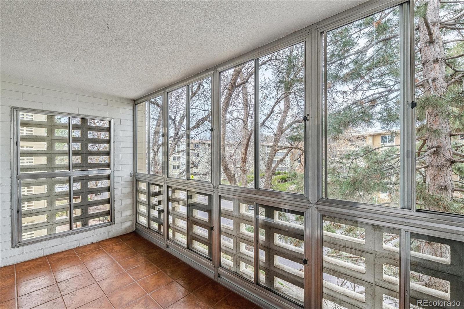 MLS Image #19 for 350 s clinton street,denver, Colorado