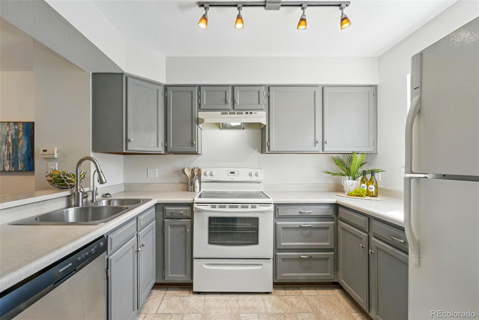 MLS Image #15 for 1699 s trenton street,denver, Colorado