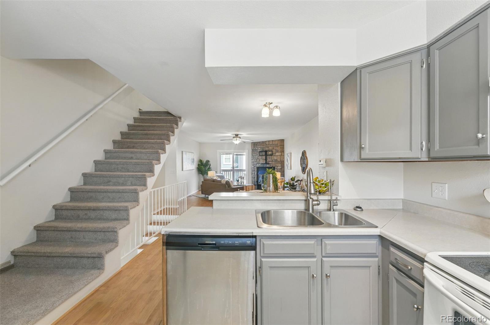 MLS Image #17 for 1699 s trenton street,denver, Colorado