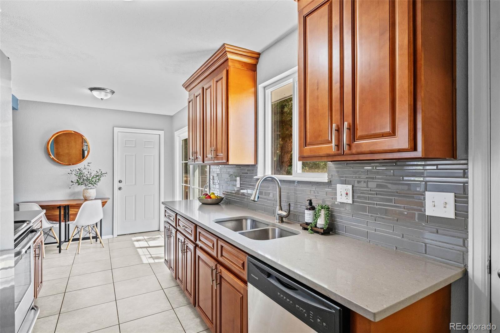 MLS Image #15 for 7906 s dover street,littleton, Colorado