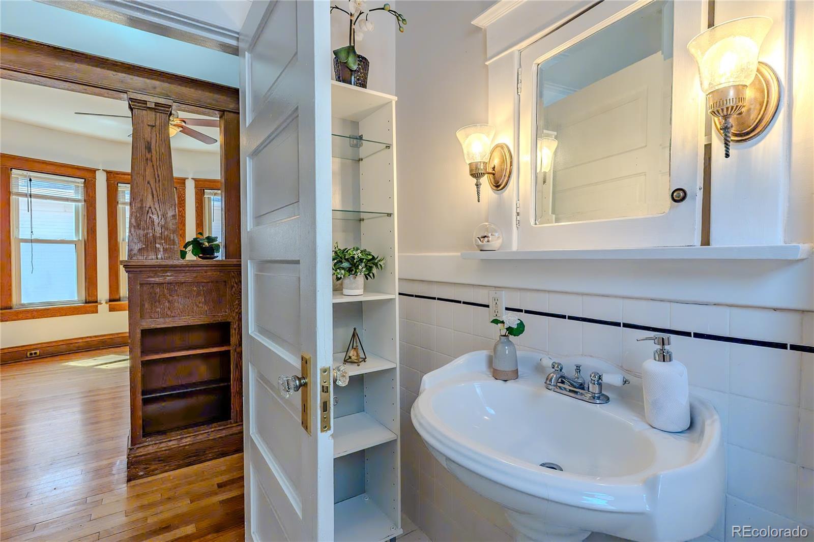 MLS Image #11 for 615 s grant street,denver, Colorado