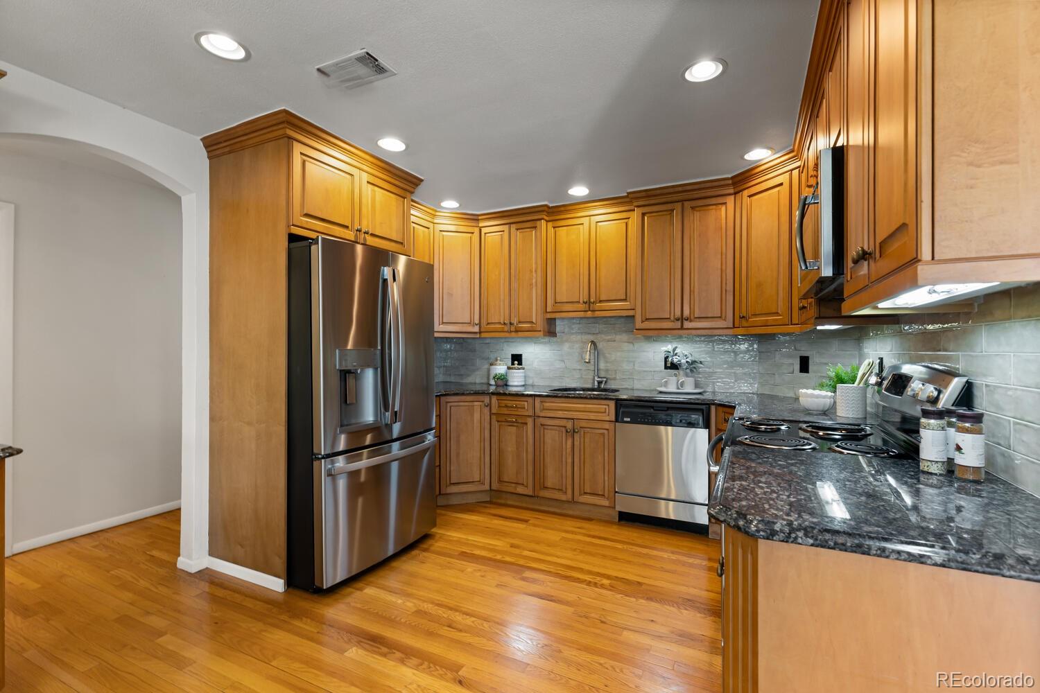 MLS Image #10 for 3511 s hillcrest drive,denver, Colorado