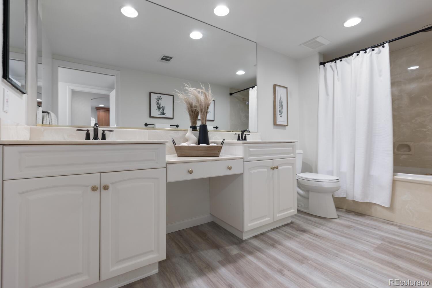 MLS Image #18 for 3511 s hillcrest drive,denver, Colorado