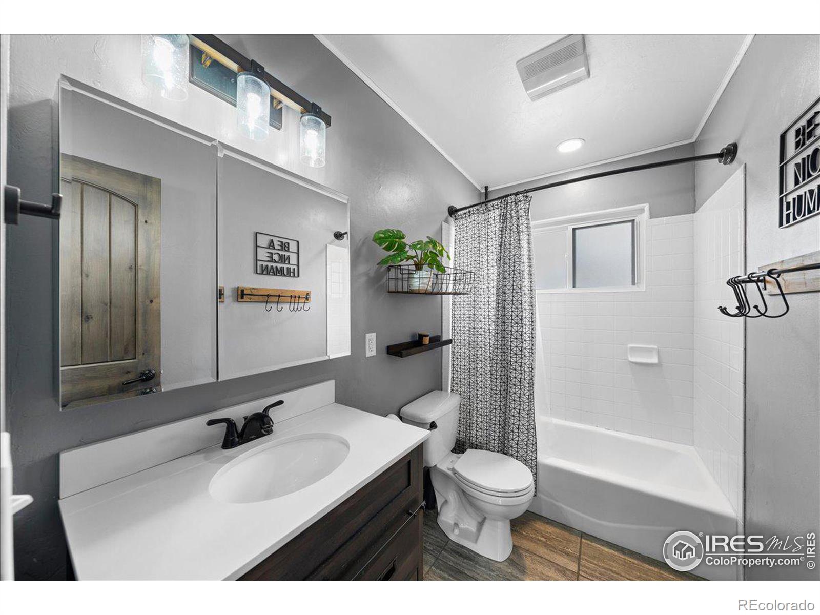 MLS Image #8 for 1119 e 16th street,loveland, Colorado