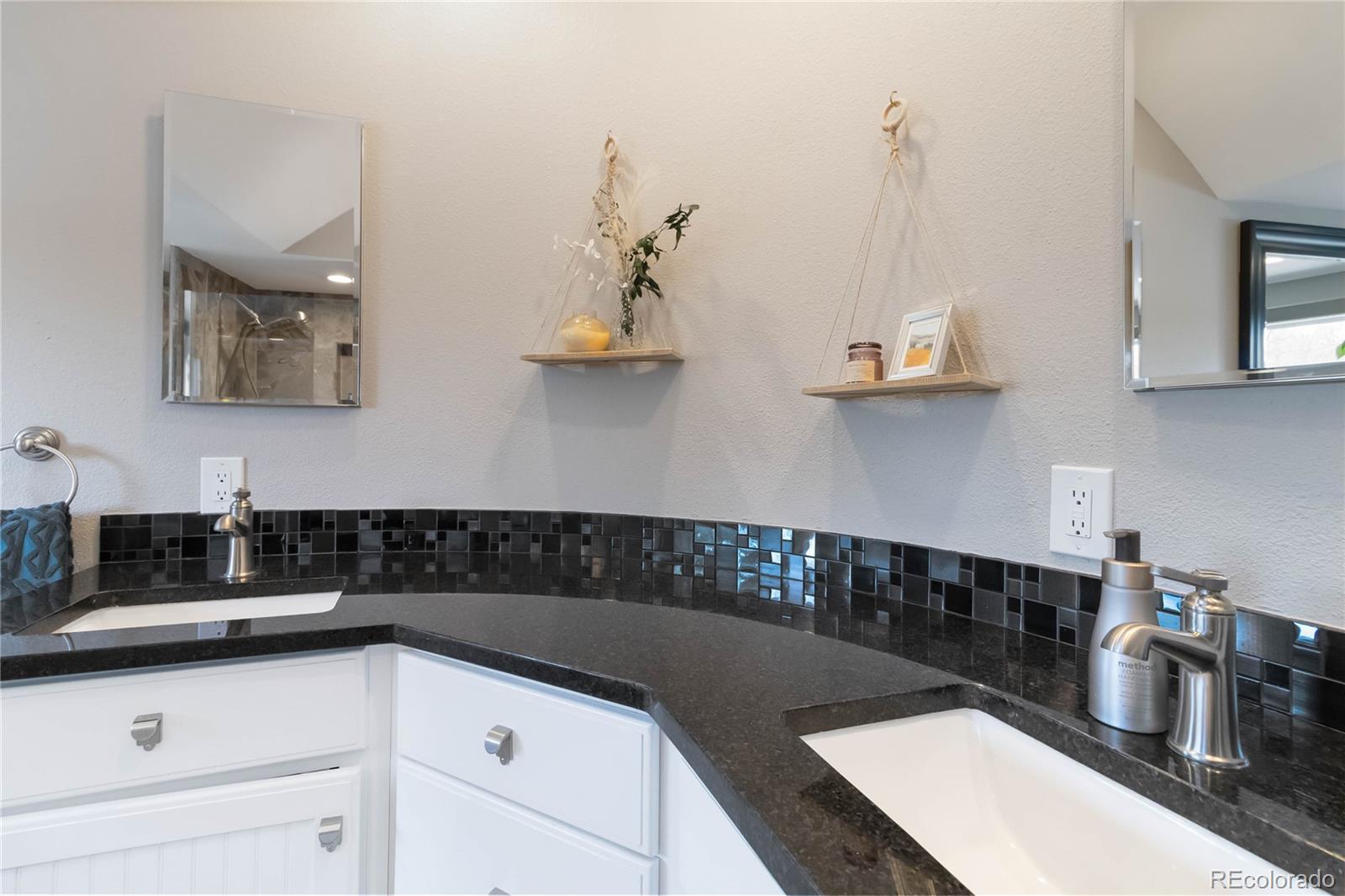 MLS Image #32 for 757  harrison street,denver, Colorado