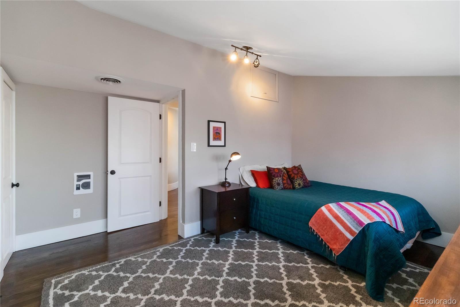 MLS Image #33 for 757  harrison street,denver, Colorado