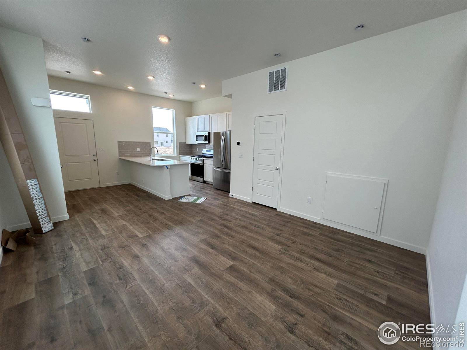 MLS Image #7 for 3821  kenai street,evans, Colorado