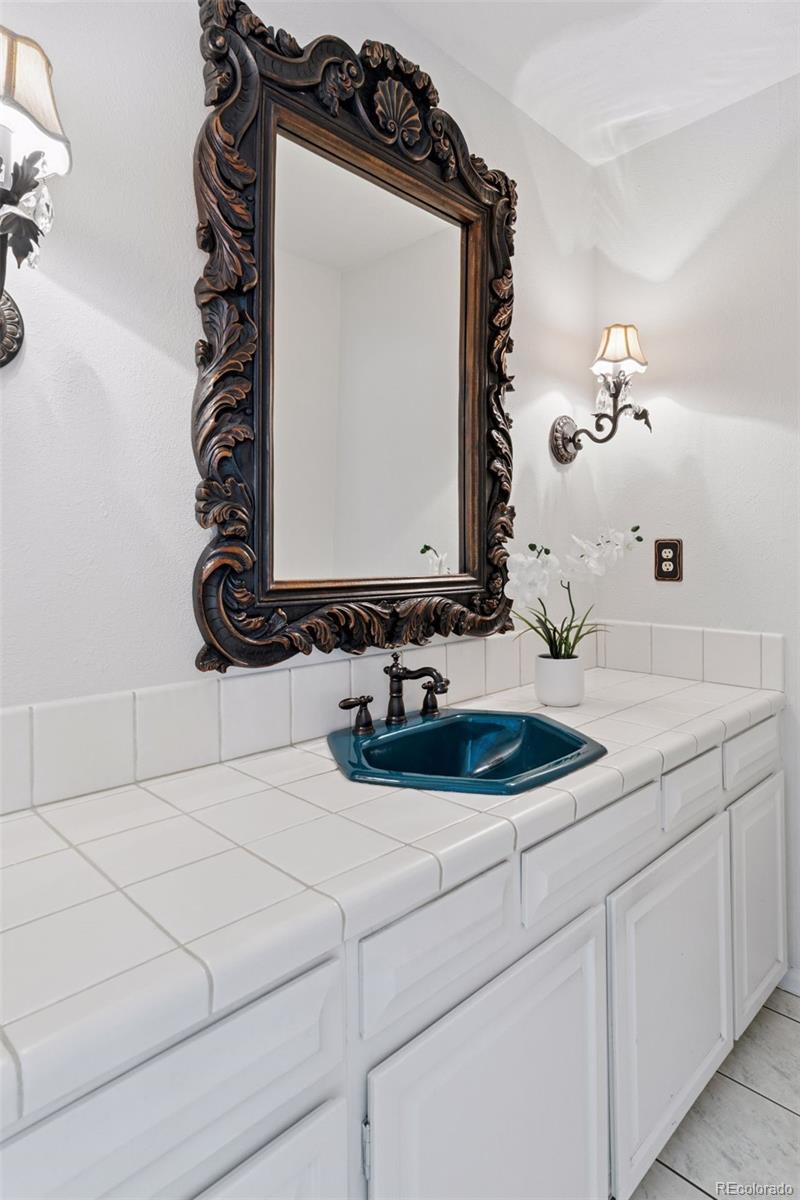 MLS Image #12 for 3850 s willow way,denver, Colorado