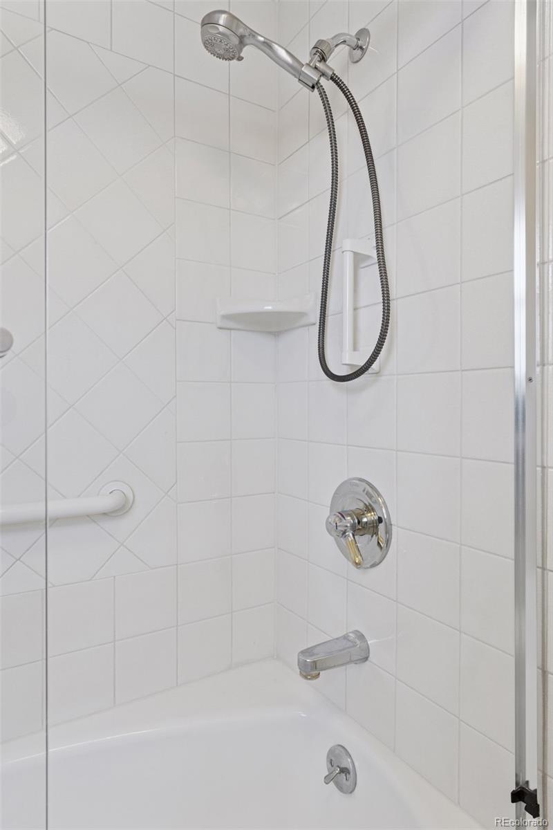 MLS Image #19 for 3850 s willow way,denver, Colorado