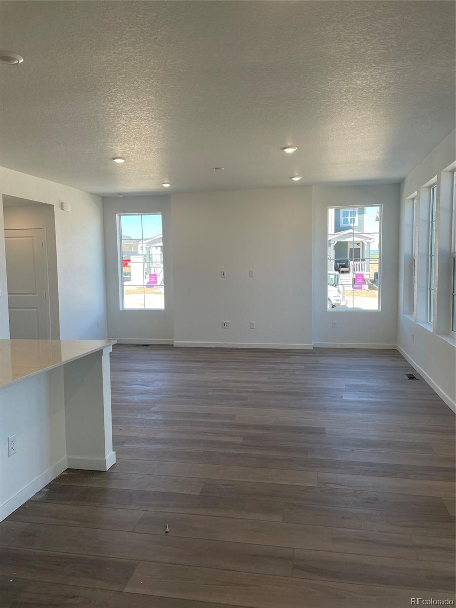 MLS Image #2 for 6731  arbor boulevard,thornton, Colorado