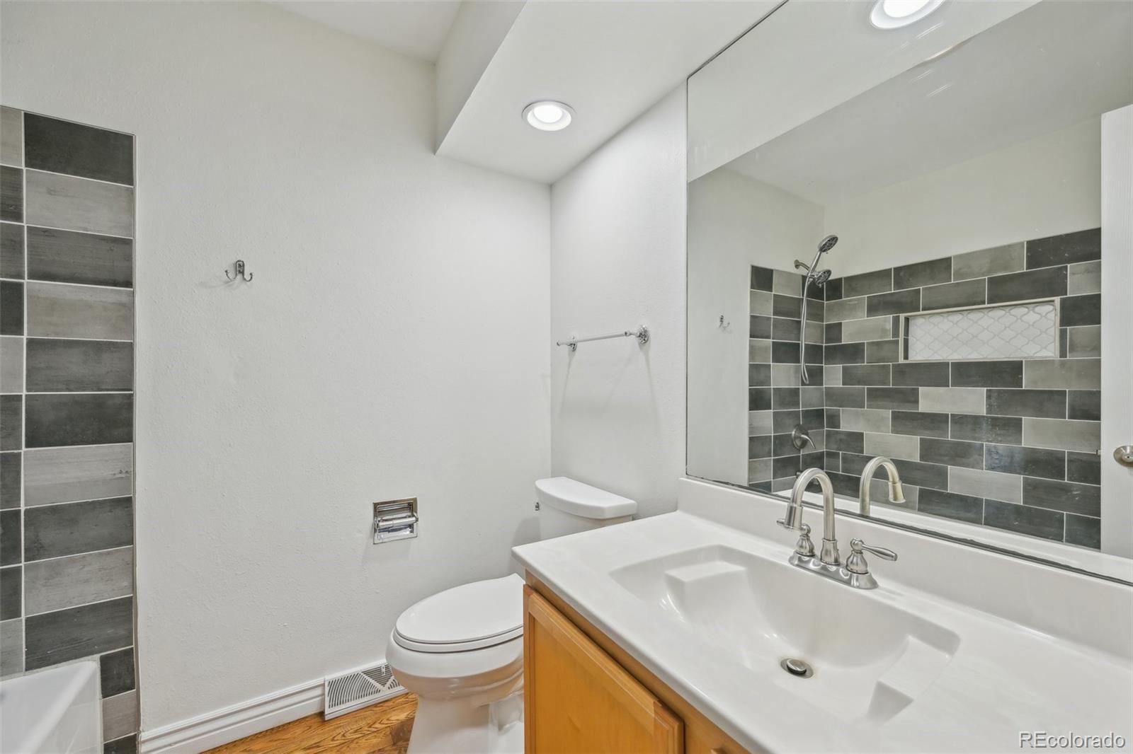 MLS Image #19 for 2243 s olive street,denver, Colorado