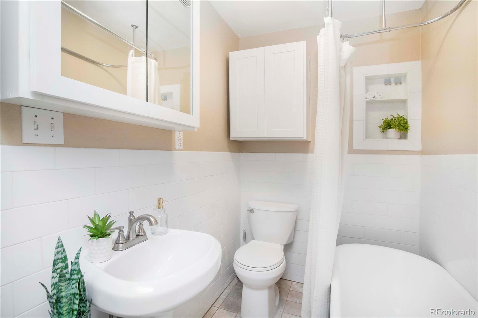 MLS Image #17 for 2329 n race street,denver, Colorado