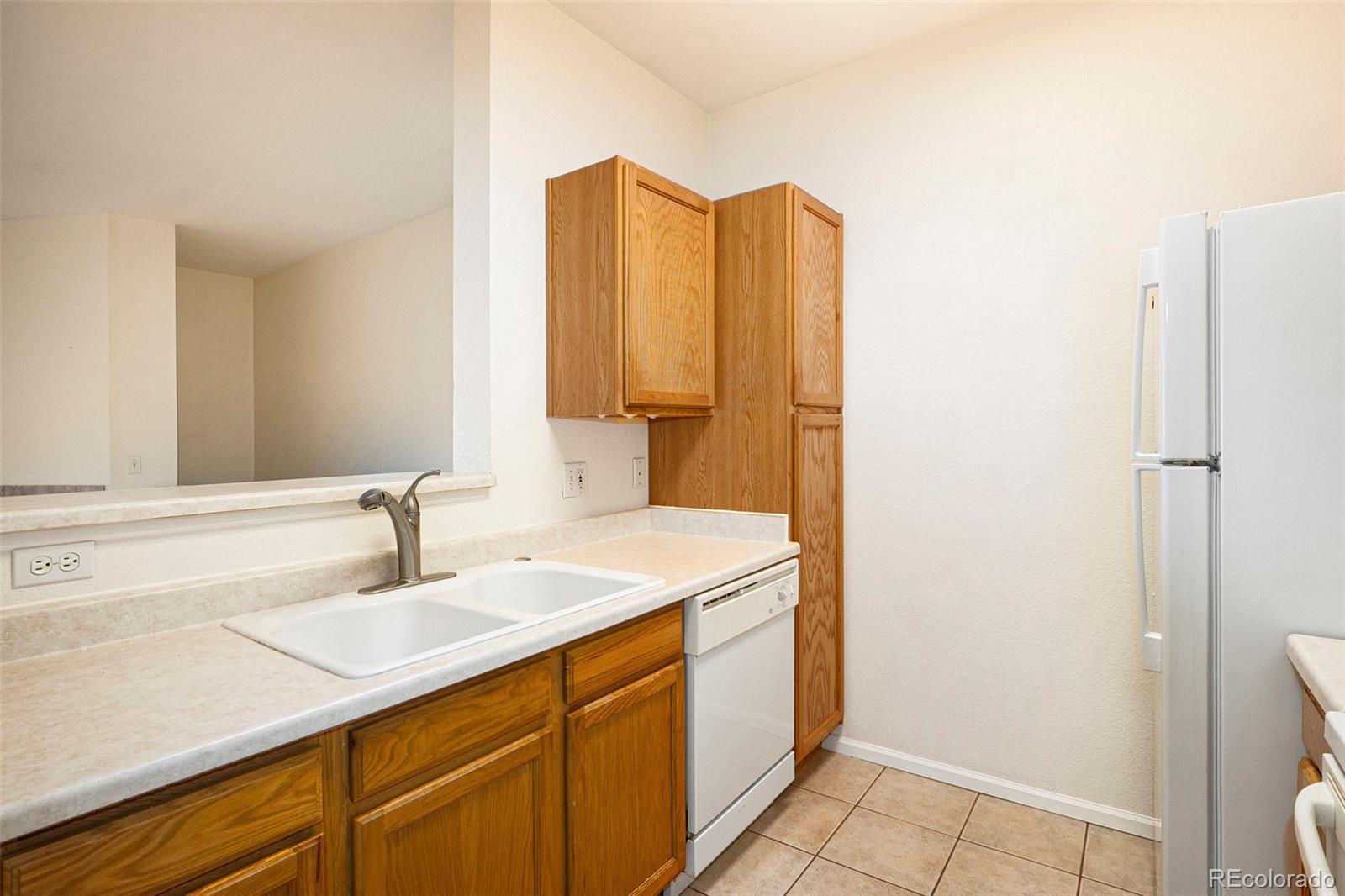 MLS Image #7 for 905 s zeno way,aurora, Colorado