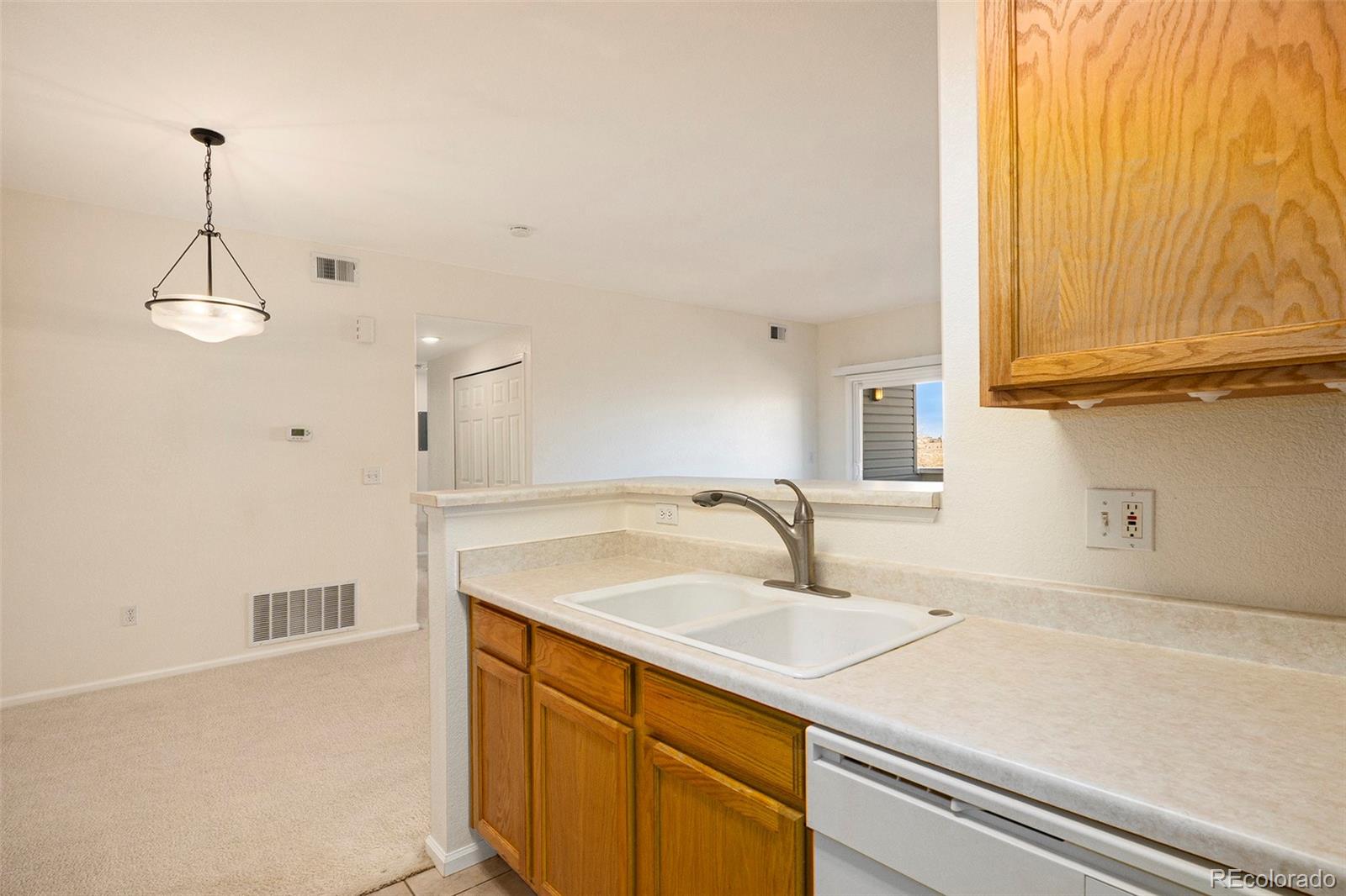 MLS Image #8 for 905 s zeno way,aurora, Colorado