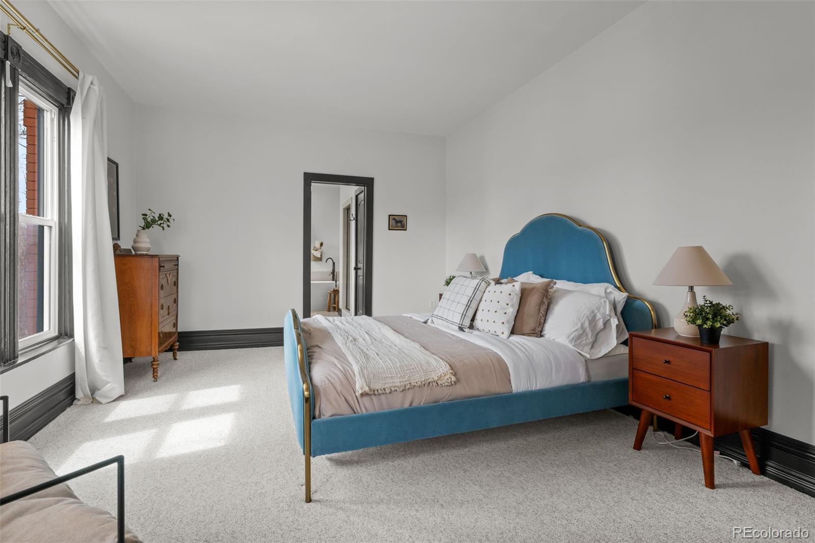 MLS Image #28 for 2521 n vine street,denver, Colorado