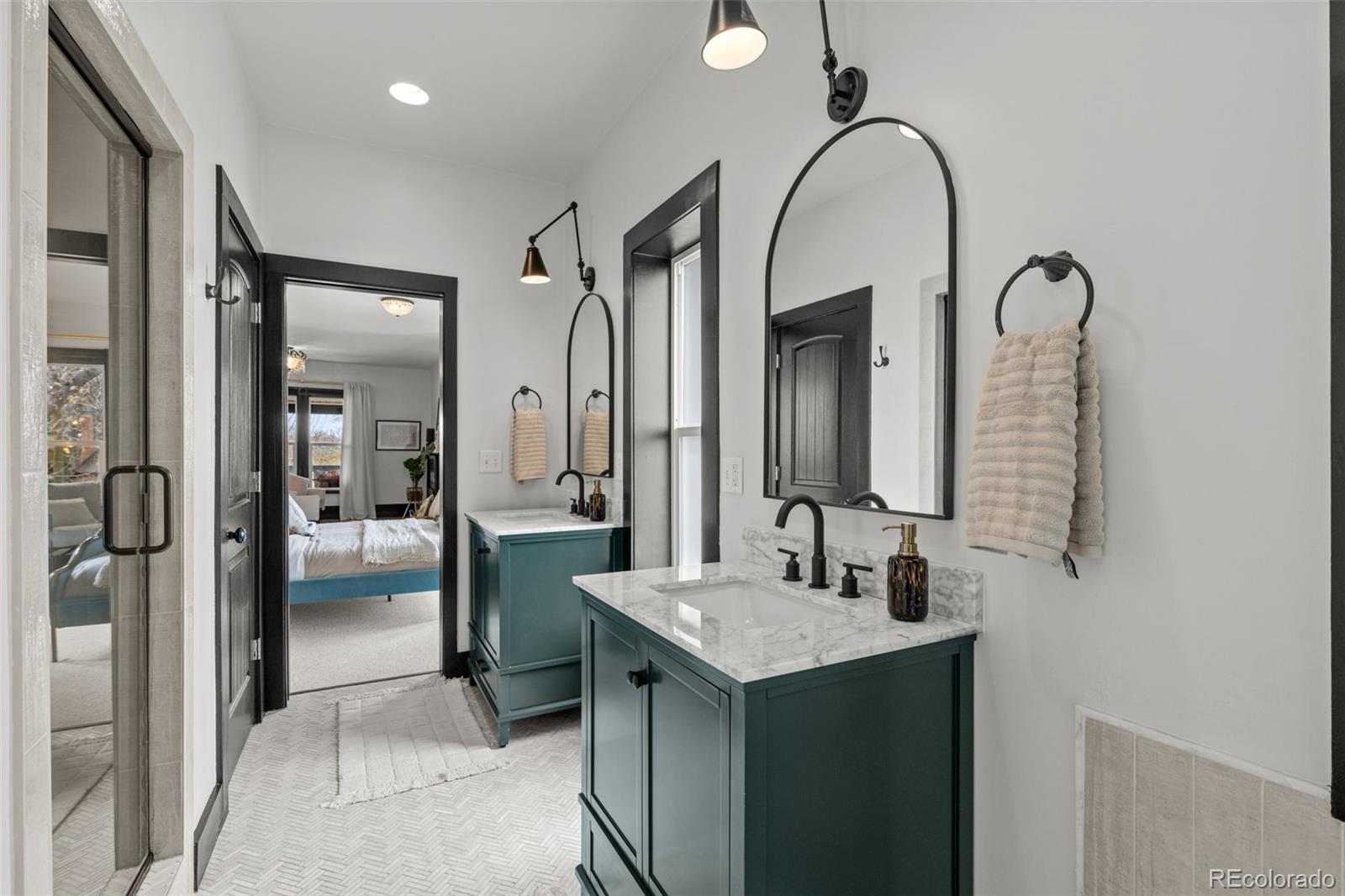 MLS Image #33 for 2521 n vine street,denver, Colorado