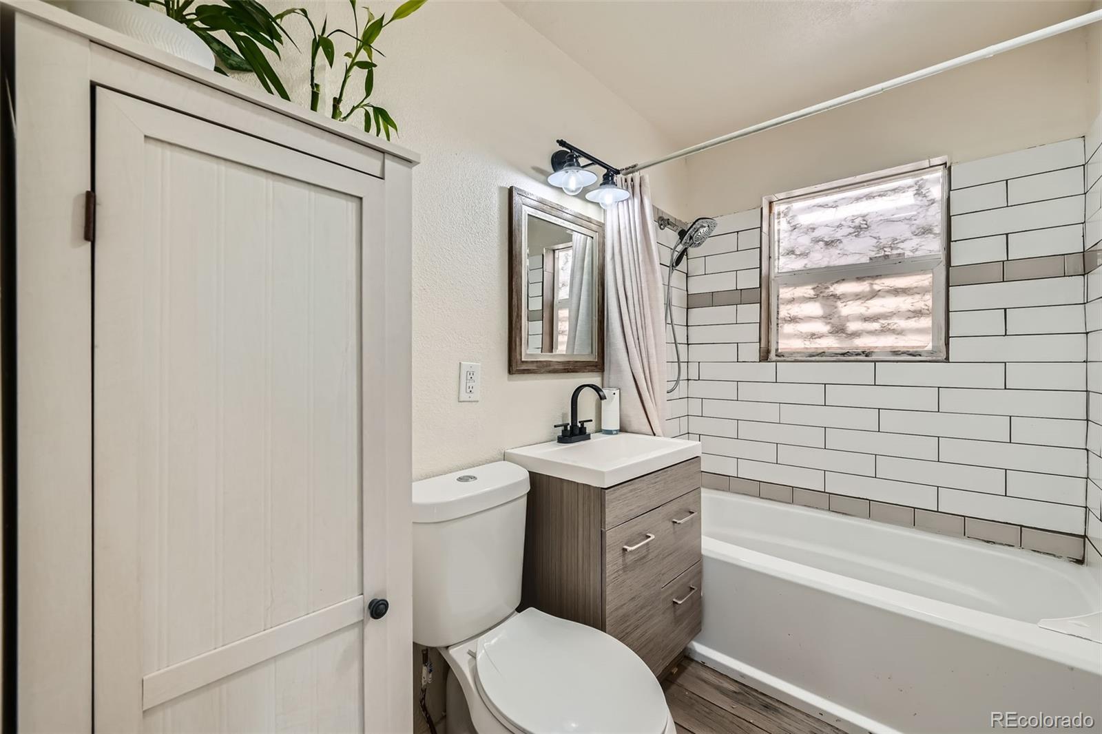 MLS Image #15 for 1241  newark street,aurora, Colorado